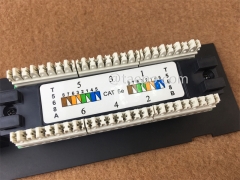 10 Zoll 1U CAT5E RJ45 UTP wandmontiertes 12-Port-Netzwerk-Patchpanel mit Halterung