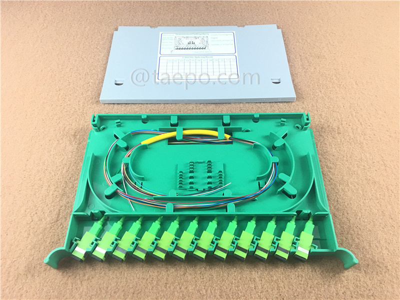  Glasfaser-Splice- und Patch-Box, Einzelbox, 12 Fasern, für SC-Adapter, Adapter in 45-Grad-Montage, Kunststoff, 300x180x25mm, mit Snap-On-Abdeckung