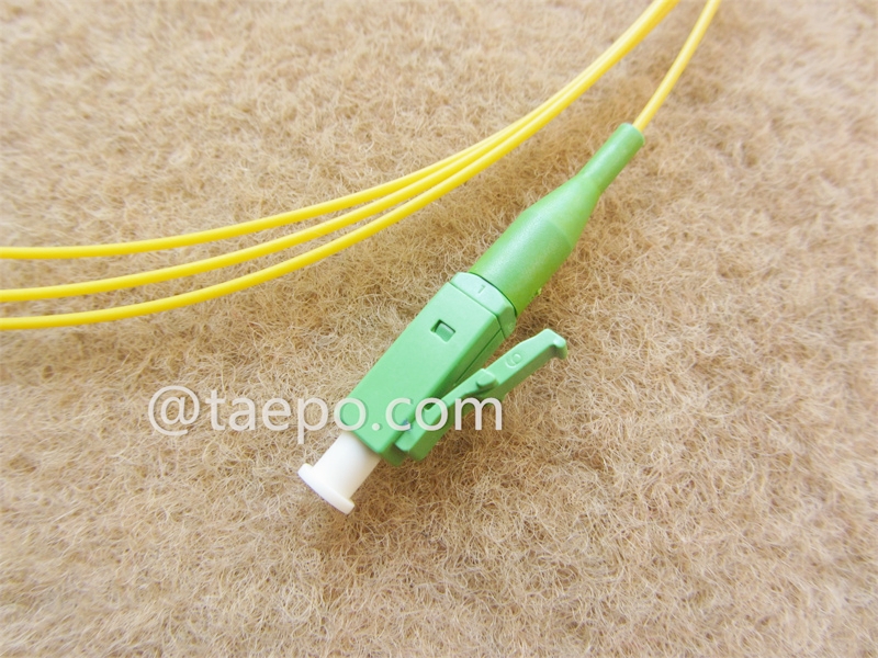 Glasfaser-Pigtail, Singlemode 9/125um OS1, Simplex, LC/APC, 0.9mm, 1m