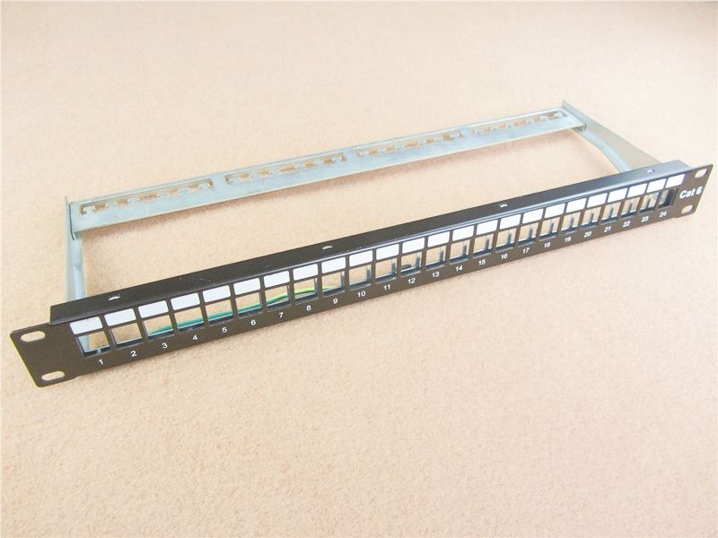 24-Port Patchpanel, leer, für STP Keystone Jack, 19