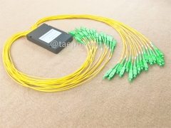 Glasfaser-Splitter, PLC, Kunststoffgehäuse, G657A, 1x32, 2 mm Loose Tube, 1 m, mit SC/APC-Stecker