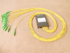 Glasfaser-Splitter, PLC, Kunststoffgehäuse, G657A, 1x16, 2 mm Loose Tube, 1 m, mit SC/APC-Stecker